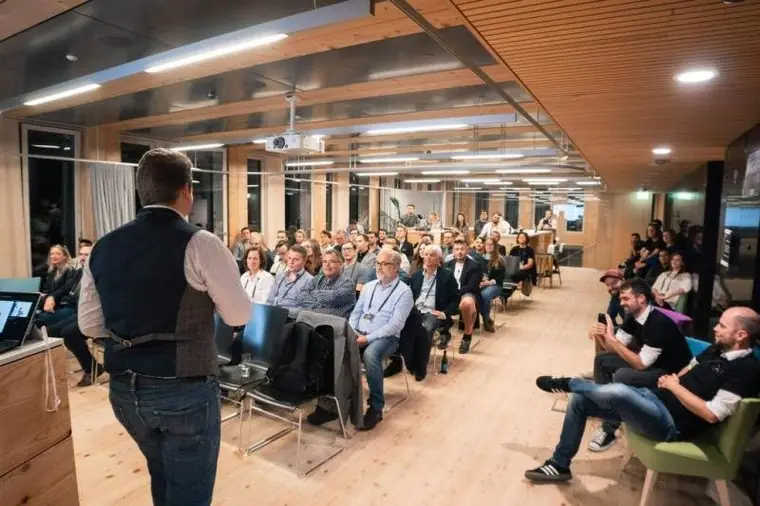 Startup Lounge Lake Constance in the Lifecycle Tower with around 80 guests