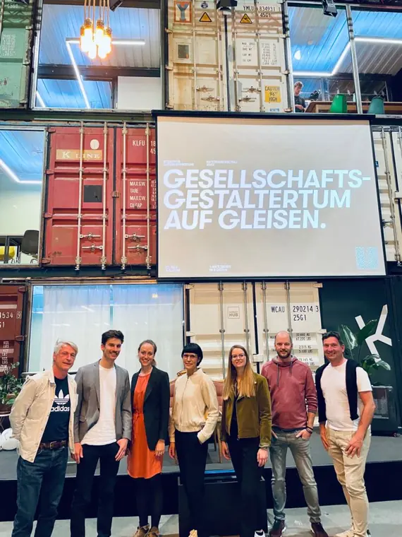 „Gesellschaftsgestaltertum auf Gleisen.“